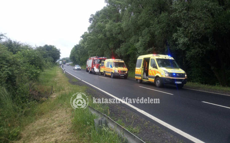  A heves esőzés és egy közúti baleset adott munkát a Nógrád vármegyei tűzoltóknak!