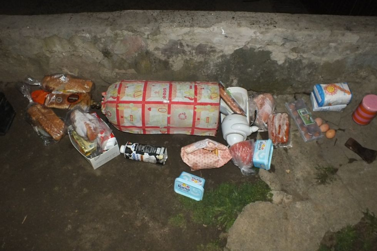 Családi házba törtek be