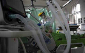 Meghalt hat beteg, 531 új fertőzöttet találtak Magyarországon