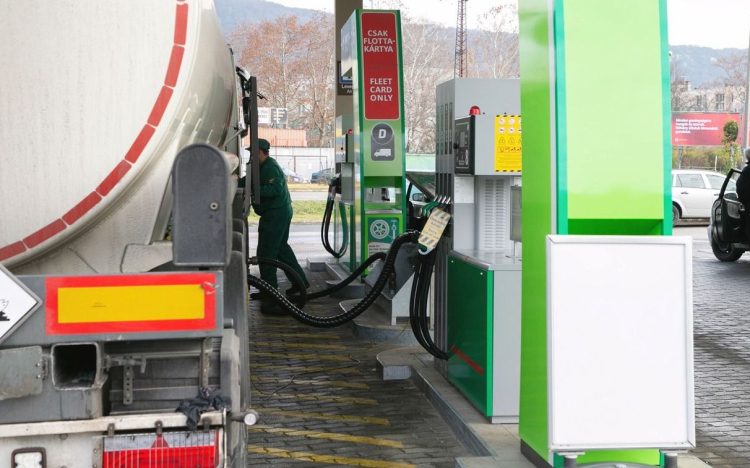 Üzemanyag árinformációs rendszer kialakításán dolgozik a Magyar Ásványolaj Szövetség.