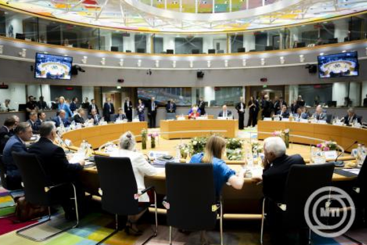 27-ből 26 tagállam támogatja Ukrajna uniós tagságát