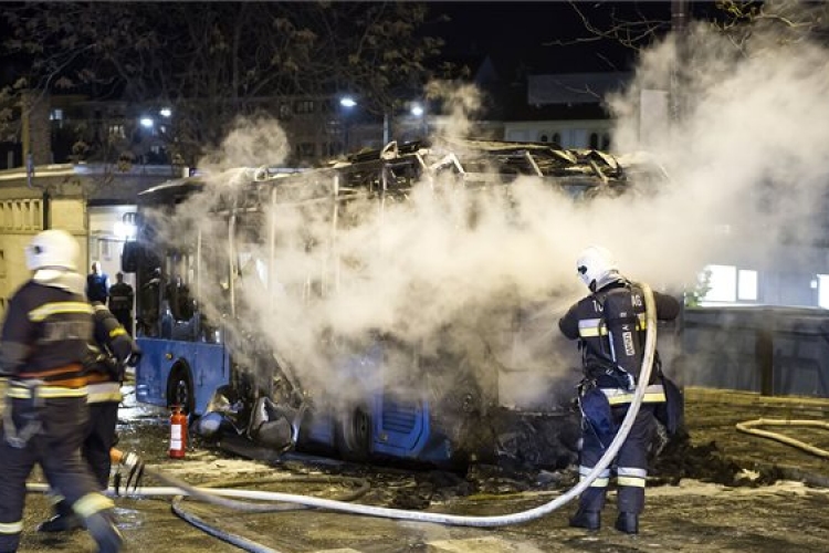 Teljesen kiégett egy busz a fővárosban