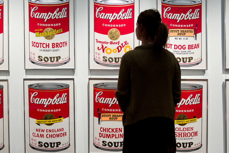 Több országra kiterjedő képhamisító hálózatot számoltak fel