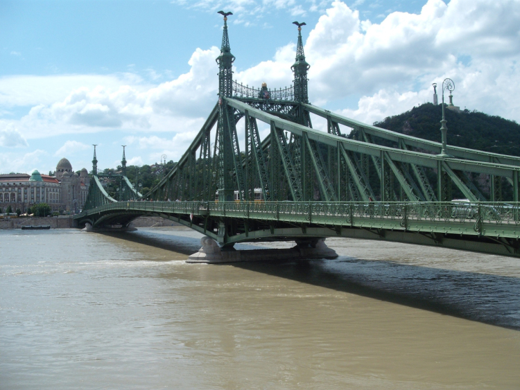 Vészhelyzet Budapesten - jön az árvíz!