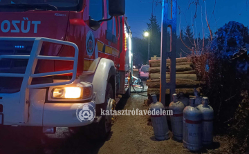  Istálló és melléképületek égtek Salgótarjánban!