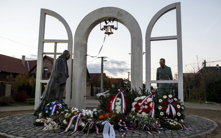 Mindszenty-Pallavicini-emlékművet avattak fel Rétságon