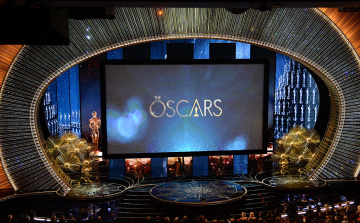 Oscar-díj - Mihalek Zsuzsa elnyerte az Oscar-díjat a legjobb produkciós tervezés kategóriában.