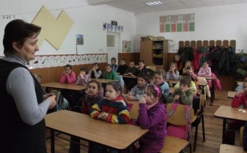 Tizenöt gyereket irattak be első osztályba a losonci magyar iskolában