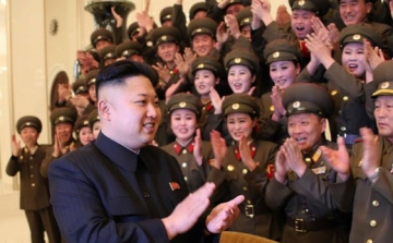Kim Dzsong Un-frizurát kell vágatniuk az észak-koreai egyetemista fiúknak
