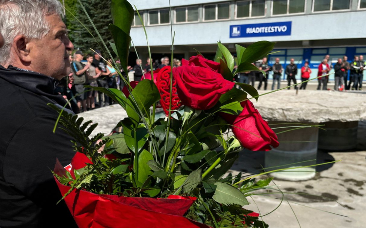 Fico elleni merénylet - Lépésről lépésre javul a szlovák kormányfő állapota.
