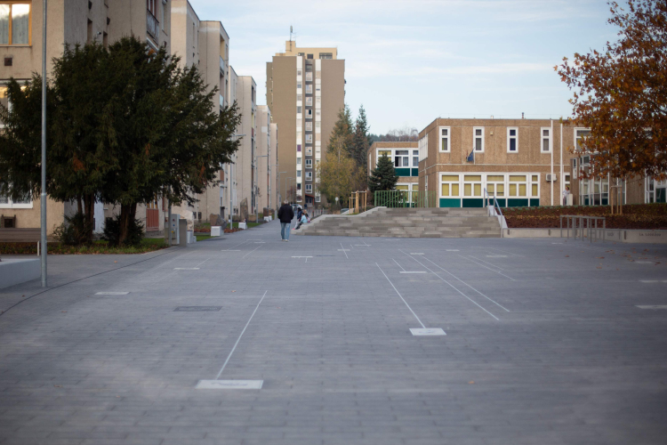 Megújult a Beszterce tér