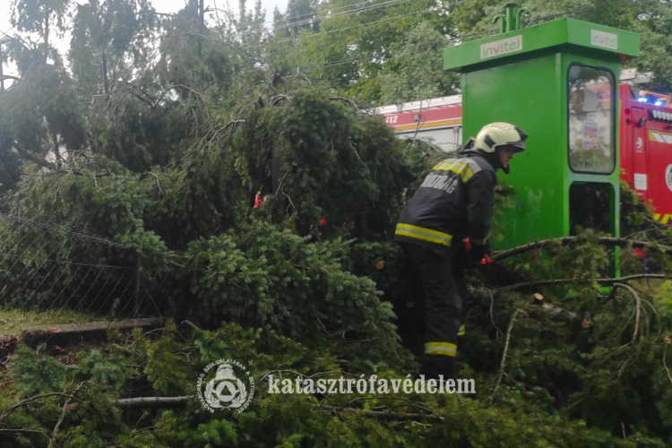 Csütörtökön sem pihentek vármegyénk tűzoltói!