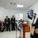 Új Onkológiai központot adtak át a Nógrád Vármegyei Szent Lázár Kórházban szerdán.