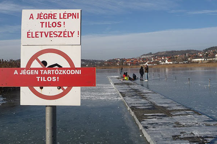 Életveszélyes a Balaton jegén tartózkodni!!!