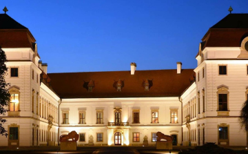 Zenés kastélytúra is várja a közönséget a pápai Haydn Fesztiválon