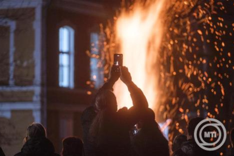 Őrtüzek jelezték Székelyföldön a közösség autonómiaigényét Székelyföld autonómiájának napján