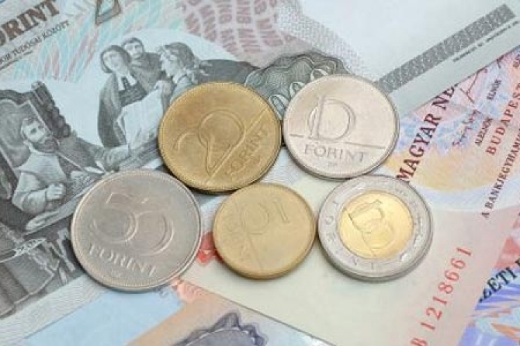 Devizapiac - A forint árfolyama minimálisan mozdult el kora reggel