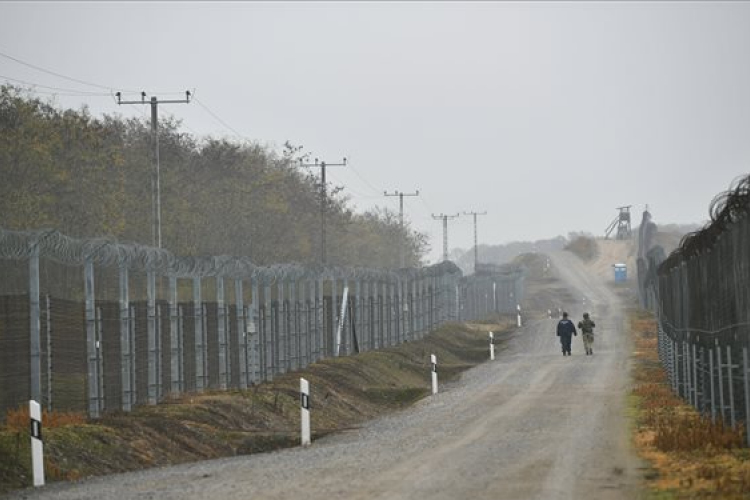 Bakondi: egyre több ország vélekedik Magyarországhoz hasonlóan a határvédelemről