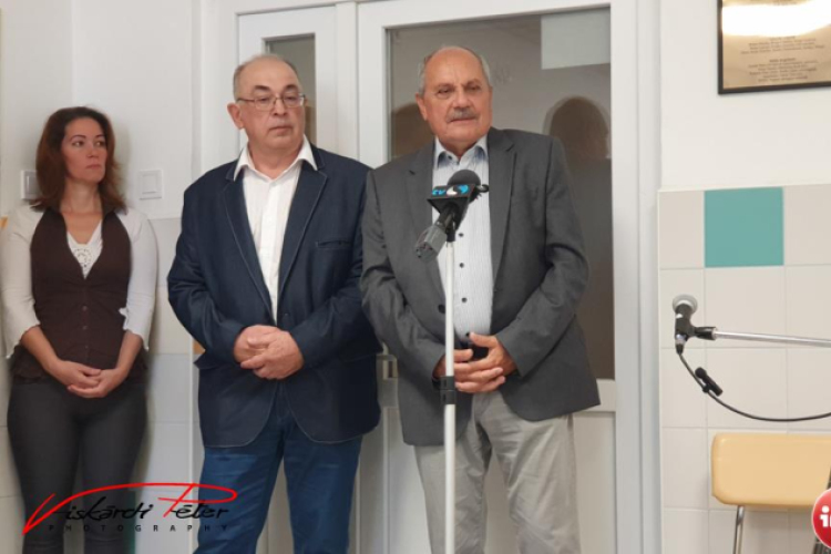 Gyermekosztály új várójának átadása.