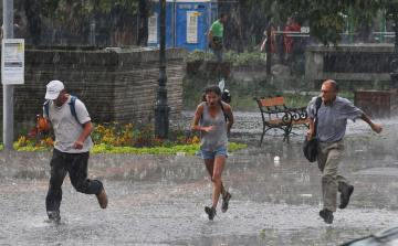 Záporok, zivatarok frissítenek!