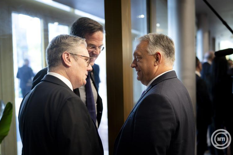 Orbán Viktor: példátlan, hogy egy nem NATO-tagállam titkosszolgálati akciókat hajt végre egy NATO-tagállam, Magyarország ellen