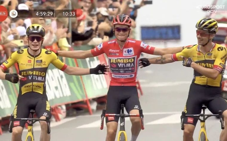Vuelta a Espana - Kuss és a Jumbo-Visma történelmi sikere, Valter a 22. helyen zárt!