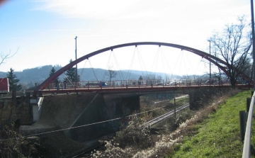 Hamarosan befejeződik a Tesc-híd felújítása