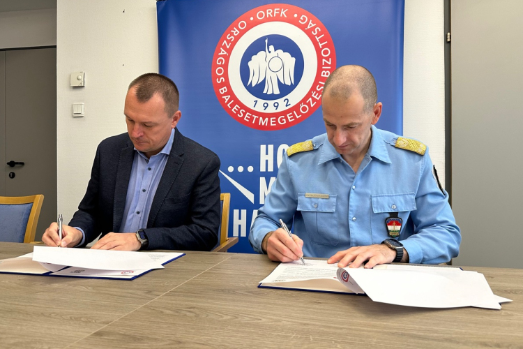  Együttműködési megállapodást kötött az ORFK-Országos Balesetmegelőzési Bizottság és a Magyar Nemzeti Autósport Szövetség.