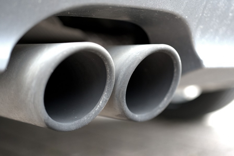 Jóváhagyta a személyautók és kisteherautók szén-dioxid-kibocsátásának csökkentéséről szóló szabályokat az EP