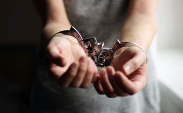 Őrizetben a 16 éves fiú