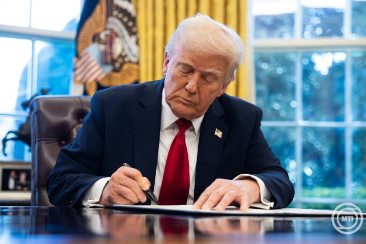 Donald Trump: az Egyesült Államok mindenképpen bevezeti az új vámokat április 2-tól