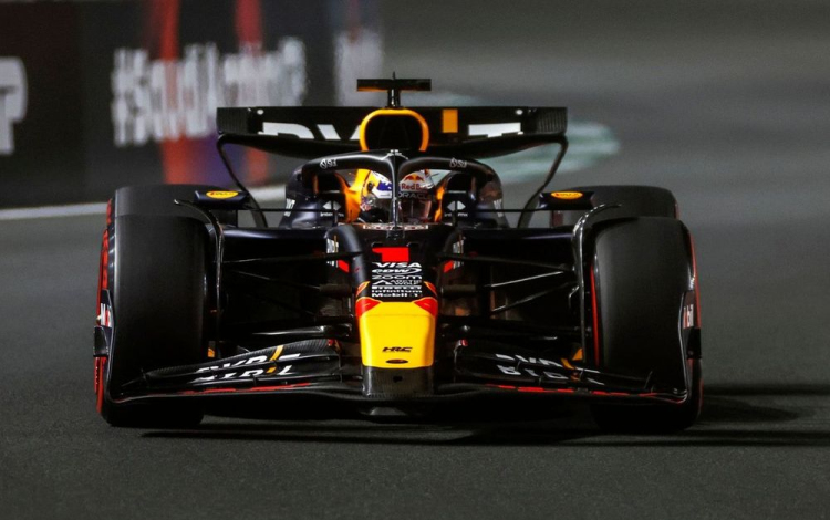 Max Verstappen-pole a szaúdi időmérőn, 11. lett a Ferrari újonca! 