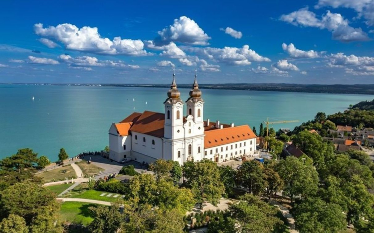 NGM: februárban is dübörgött a hazai turizmus, több mint 1 millió vendég érkezett a magyarországi szállashelyekre