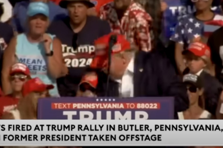 Breaking: Rálőttek Donald Trumpra - Videó