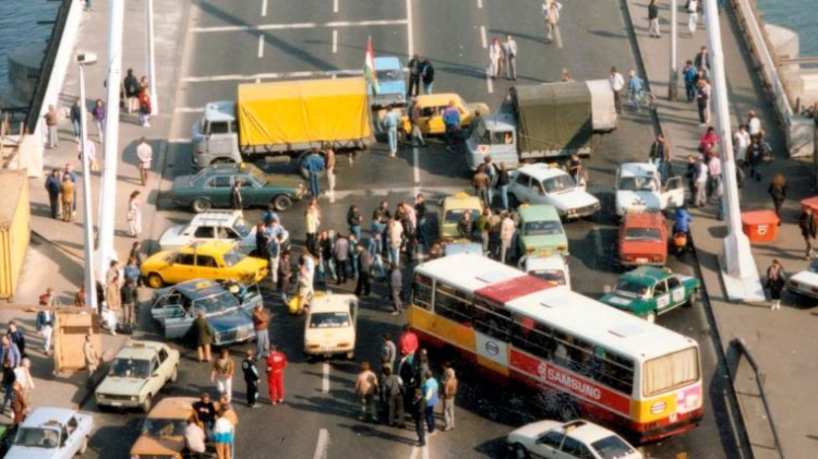 Emlékszik? 1990. október 25-én kezdődött és három napig tartott a taxisblokád. 