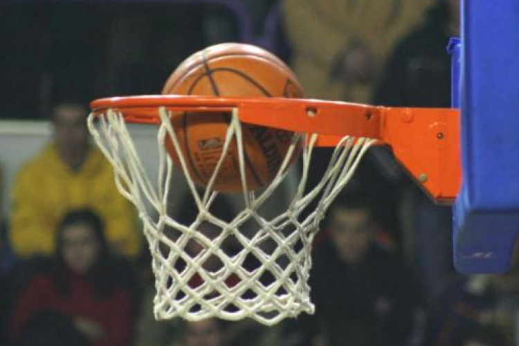 Elhalasztották a kosárlabda rangadót