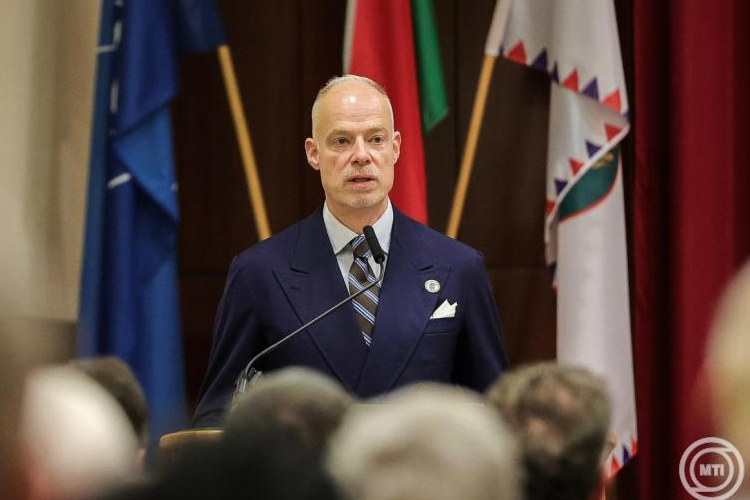 Szalay-Bobrovniczky Kristóf: Magyarország olyan katonai erőt épít, amely lehetővé teszi az ország határainak fegyveres védelmét