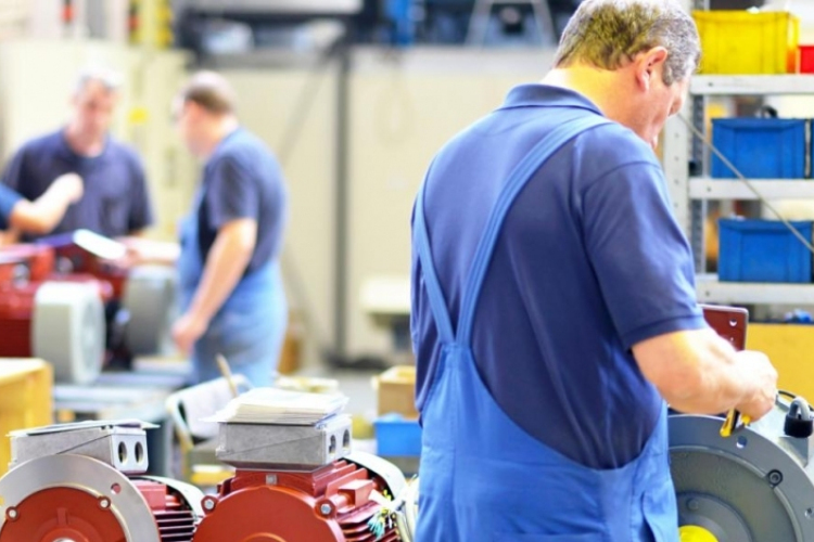 A munkaerőhiány húzza a keresetek emelkedését