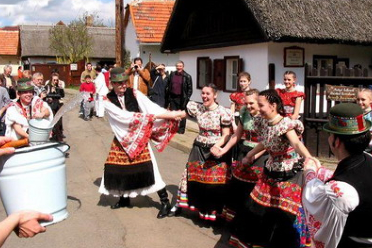 Húsvéti fesztivál Hollókőn