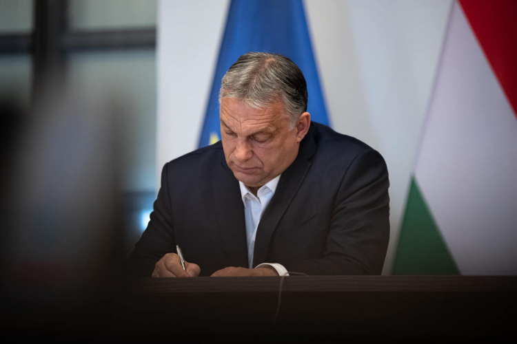 Orbán levelet ír minden nyugdíjasnak