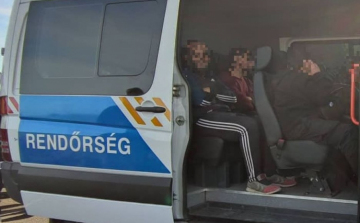 26 migráns egy kisteherautóban