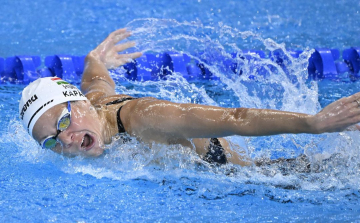 Vizes Eb - Kapás Boglárka bronzérmes 200 méter pillangón.