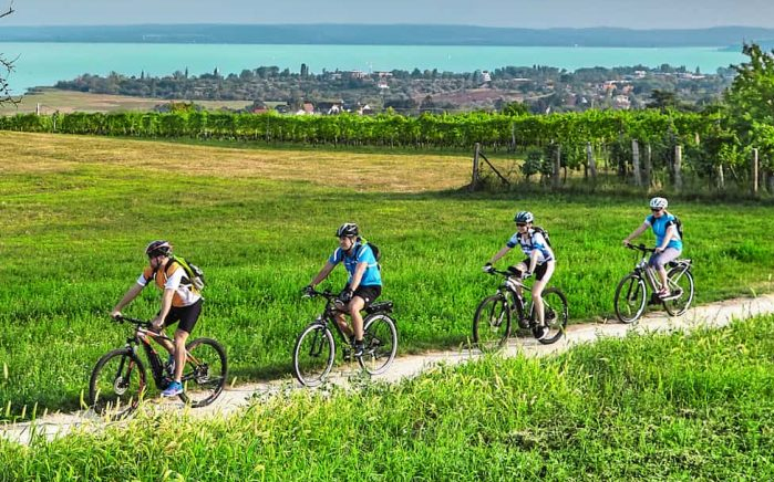 Egyre bővül a kerékpáros turizmus Magyarországon.