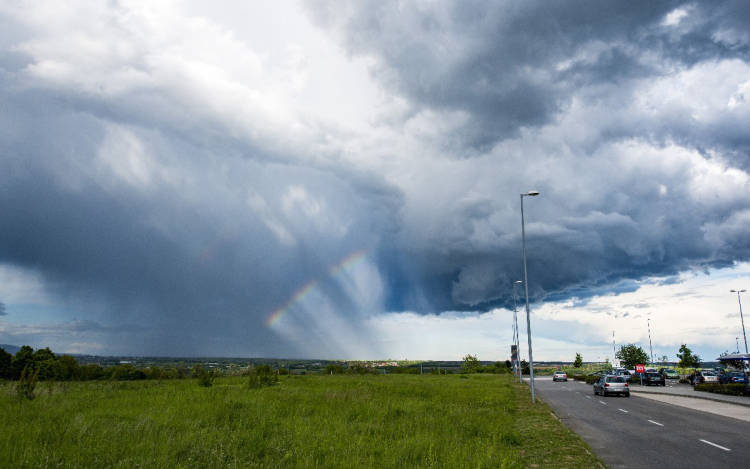 Zápor, zivatar kialakulhat!