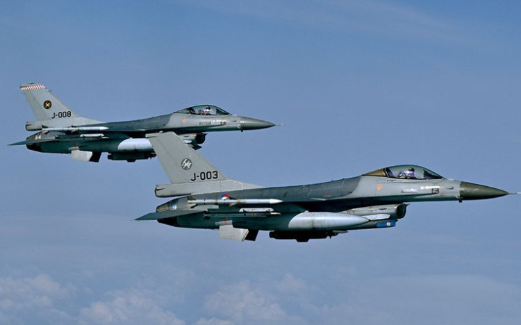 A holland légtérbe tartó orosz bombázókat tartóztatott fel a dán légierő!