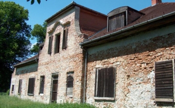 Az önkormányzat tulajdonába került a tolmácsi Szentiványi-kastély