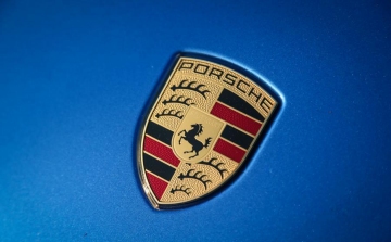 Vizsgálat indult a Porsche ellen Németországban benzinmotorok manipulációjának gyanúja miatt