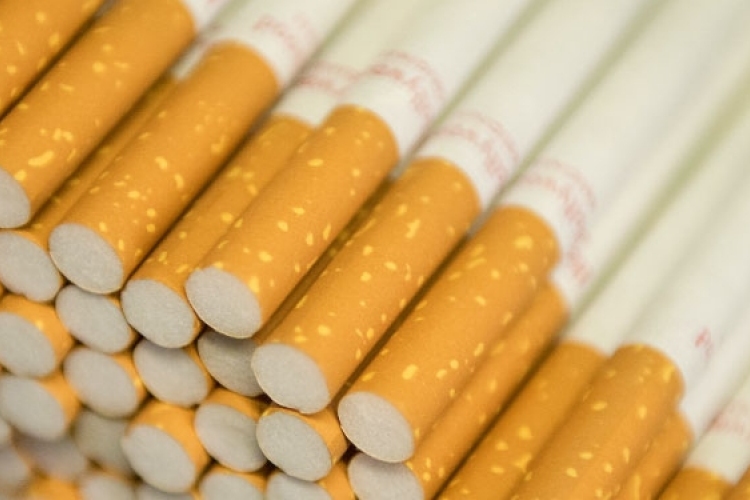 Ötezer doboz adózatlan cigarettát találtak Barabás és Beregdaróc között