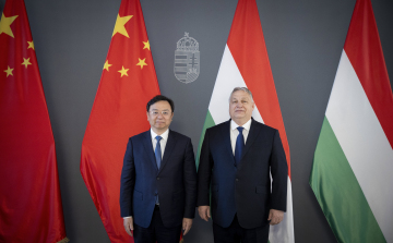 Orbán Viktor a BYD autógyártó vezetőivel tárgyalt.