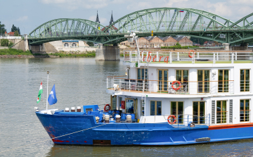Hajóbaleset Verőcénél - Mahosz-szóvivő: vélhetően nagy sebességgel ütközött a motorcsónak.